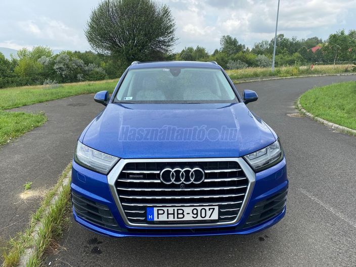 AUDI Q7 3.0 V6 TDI quattro Tiptronic ic [7 személy]