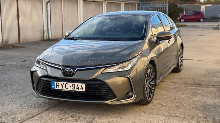 TOYOTA COROLLA Sedan 1.6 Comfort Style Tech