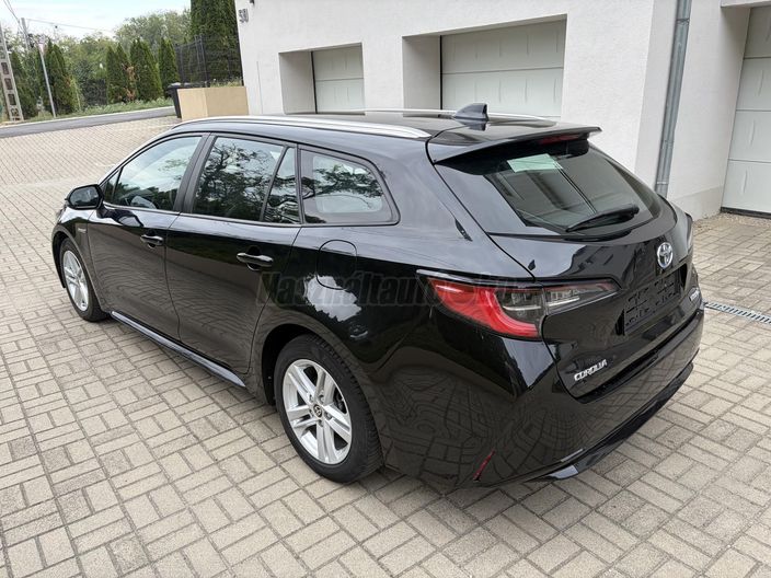 TOYOTA COROLLA Touring Sports 1.8 Hybrid Comfort Business e-CVT