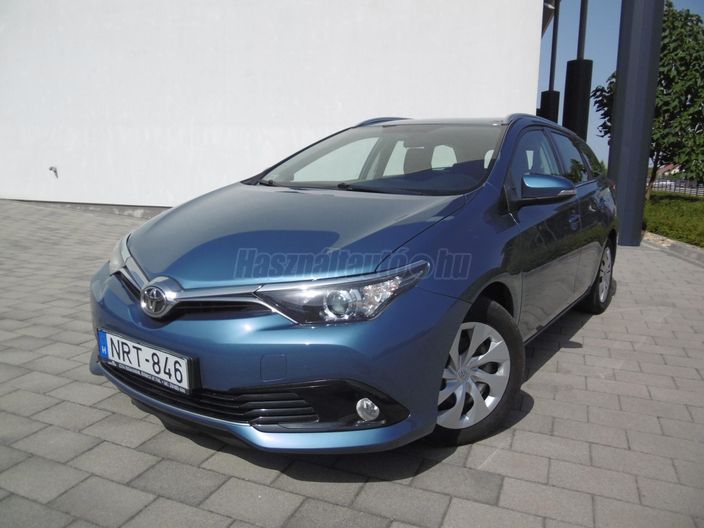 TOYOTA AURIS Touring Sports 1.33 Live Plus
