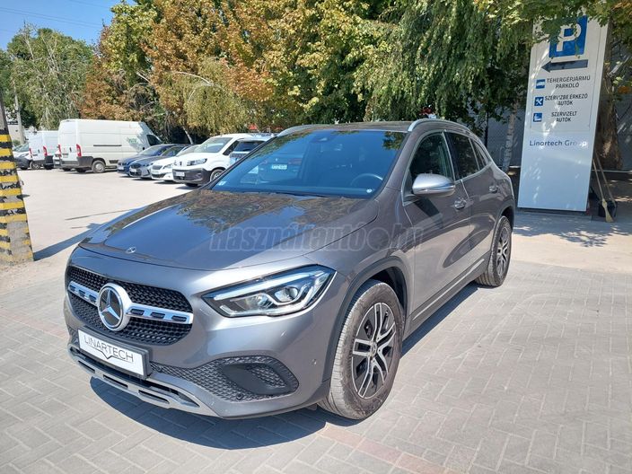 MERCEDES-BENZ GLA 200 Style Line 7G-DCT