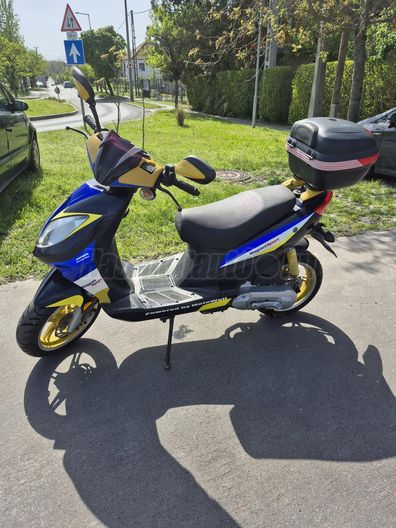 MOTOWELL MAGNET