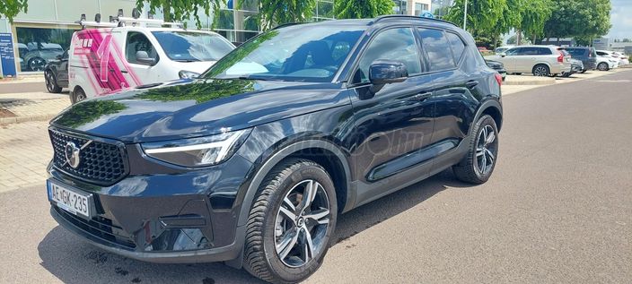 VOLVO XC40 2.0 [B4] MHEV Plus Dark DCT