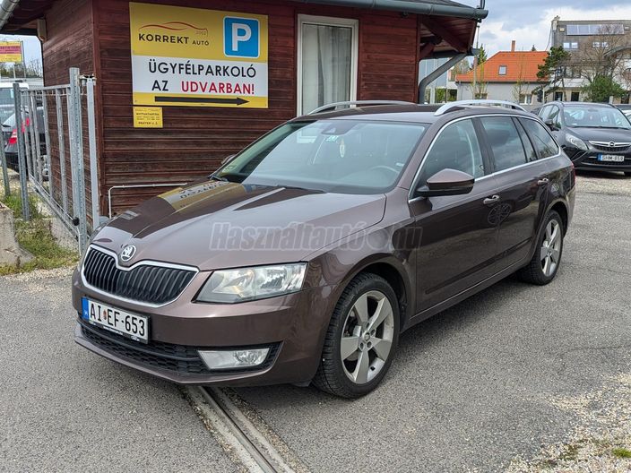 SKODA OCTAVIA Combi 1.6 CR TDI Elegance DSG