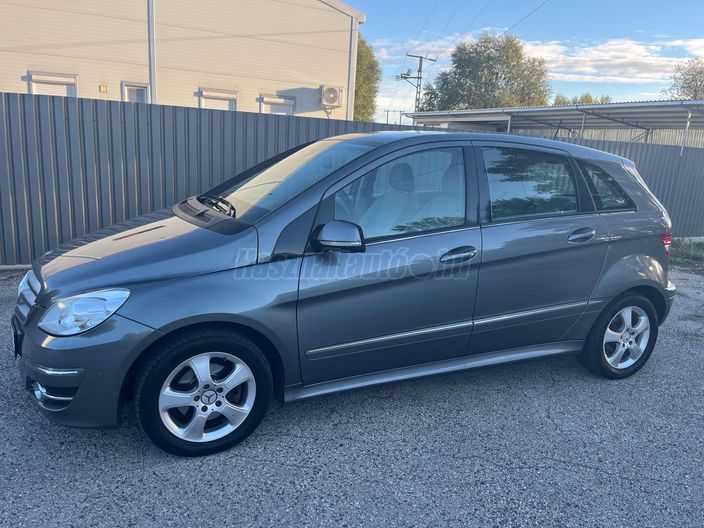 MERCEDES-BENZ B 200