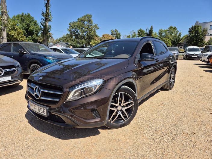 MERCEDES-BENZ GLA 220 CDI d Urban 4Matic 7G-DCT