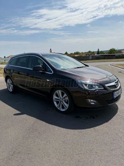 OPEL ASTRA J Sports Tourer 1.4 T Selection