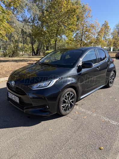 TOYOTA YARIS 1.5 Hybrid Comfort Style Tech e-CVT