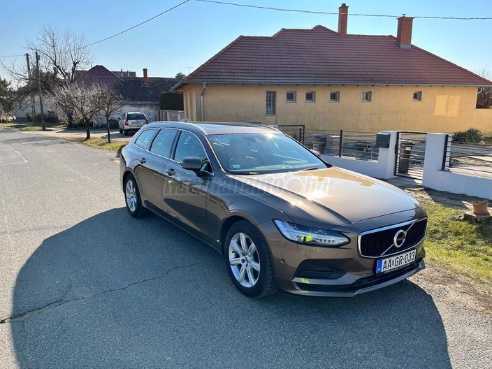 VOLVO V90 2.0 D [D4] Momentum Geartronic