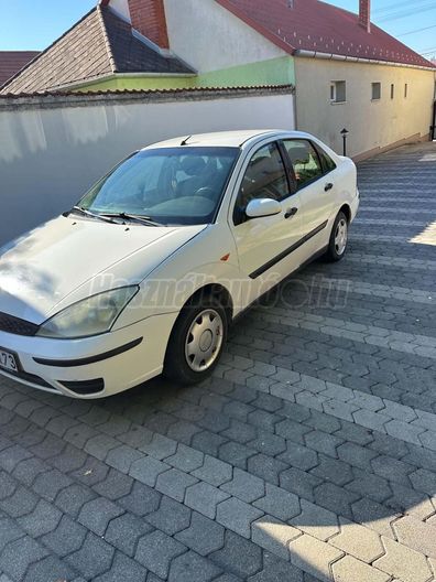 FORD FOCUS 1.4 Ambiente