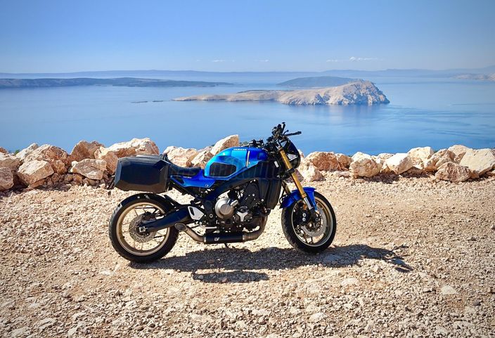 YAMAHA XSR 900