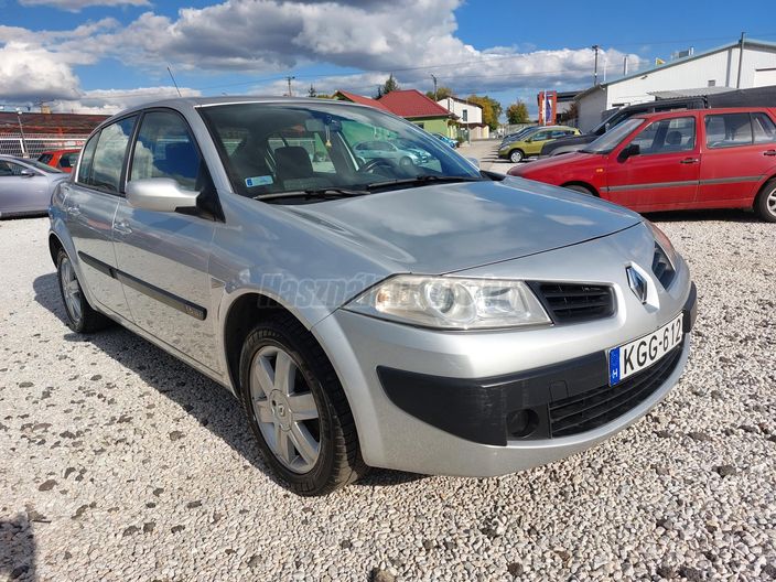 RENAULT MEGANE Limousine 1.6 Dynamique