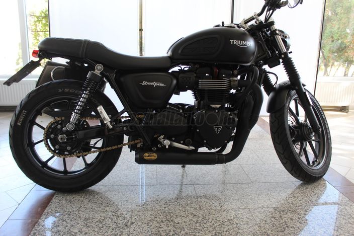 TRIUMPH STREET TWIN