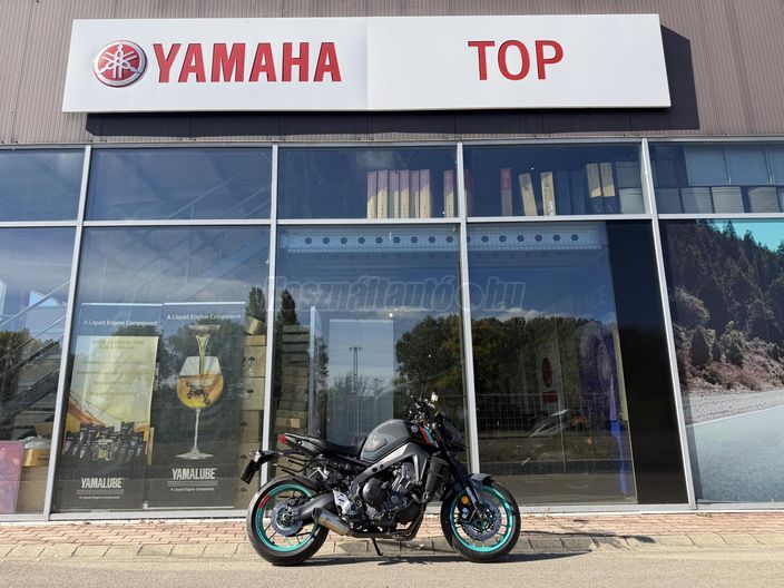 YAMAHA MT-09