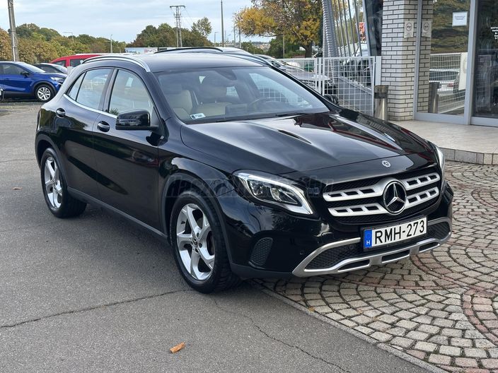 MERCEDES-BENZ GLA 220 d Urban 7G-DCT