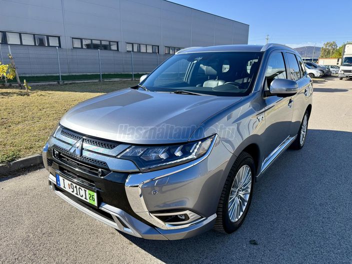 MITSUBISHI OUTLANDER 2.4 PHEV Instyle Premium 4WD CVT