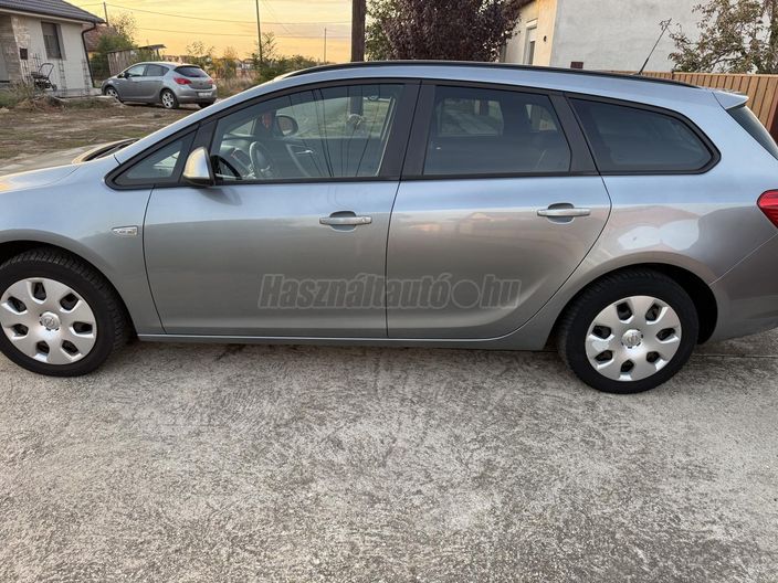 OPEL ASTRA J 1.4 Enjoy