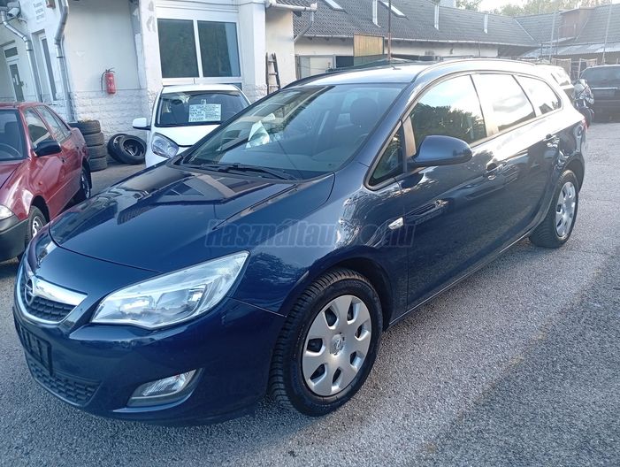 OPEL ASTRA J Sports Tourer 1.4 T Cosmo
