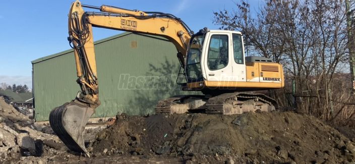 LIEBHERR R900
