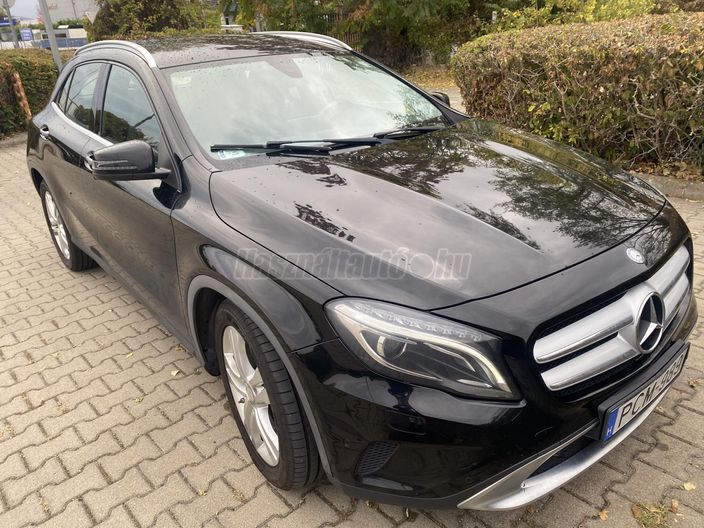 MERCEDES-BENZ GLA 180
