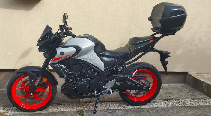 YAMAHA MT-03