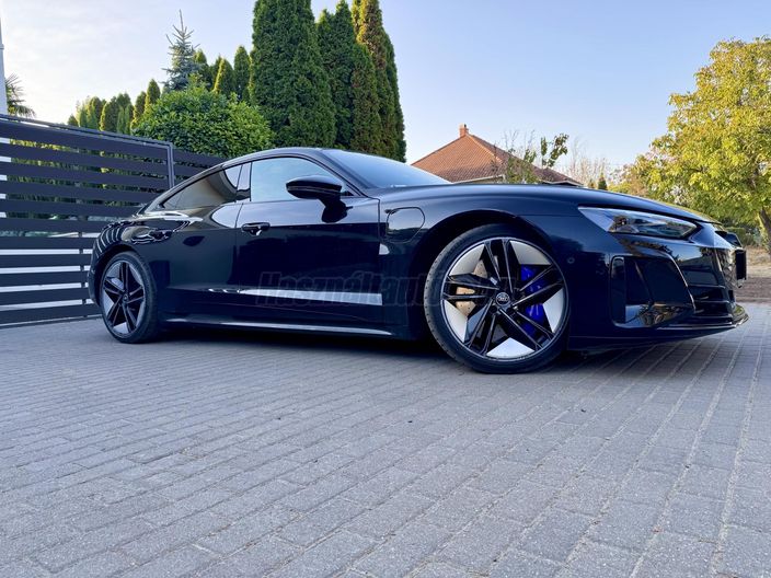 AUDI E-TRON GT