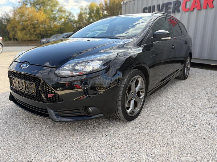 FORD FOCUS 2.0 Ecoboost ST3