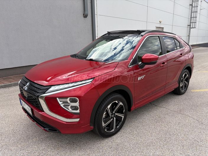 MITSUBISHI ECLIPSE CROSS 2.4 PHEV Intense Safety Navi 4WD CVT