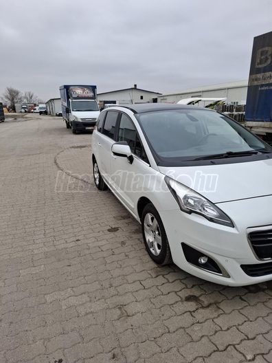 PEUGEOT 5008 1.2 PureTech Access