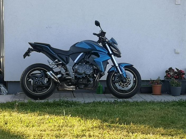 HONDA CB 1000 R