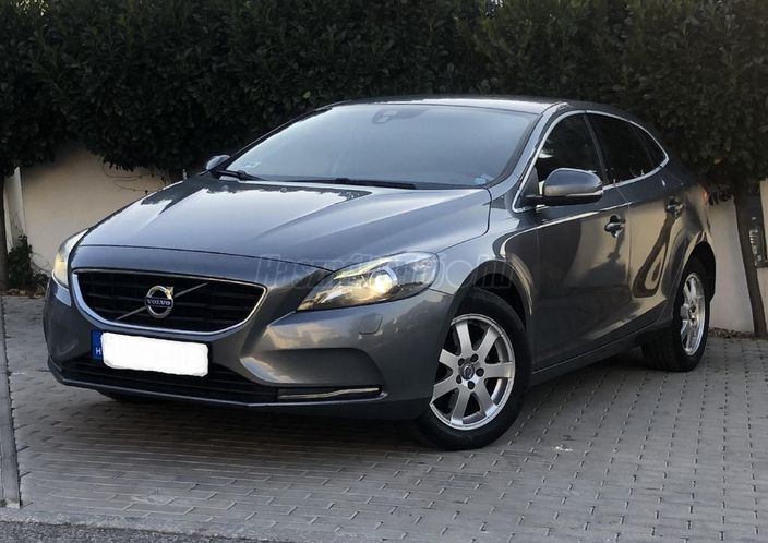 VOLVO V40 2.0 D [D3] Momentum