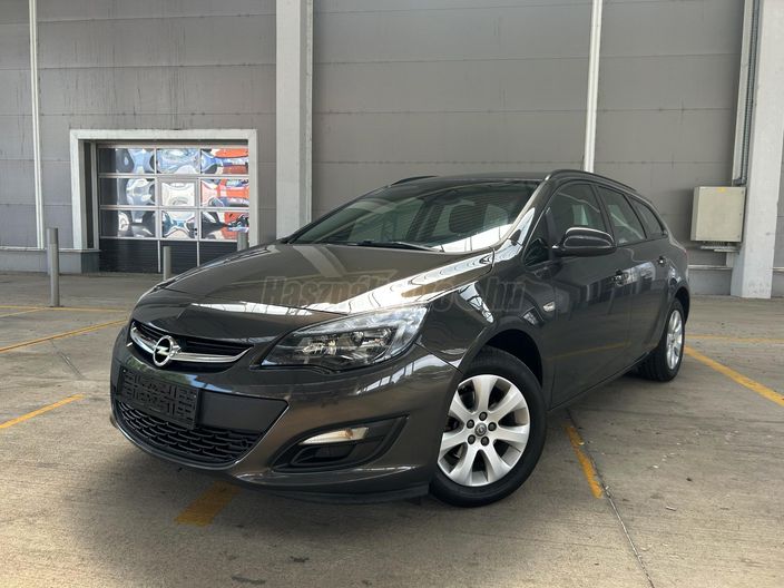 OPEL ASTRA J Sports Tourer 1.4 Cosmo