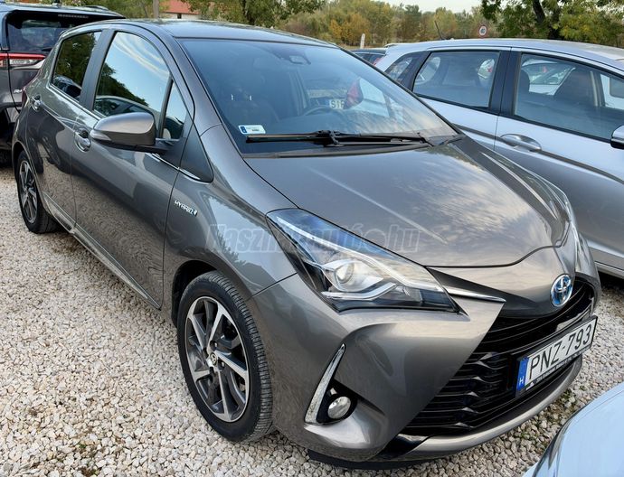TOYOTA YARIS 1.5 VVT-i Hybrid Selection Smart Bronze e-CVT