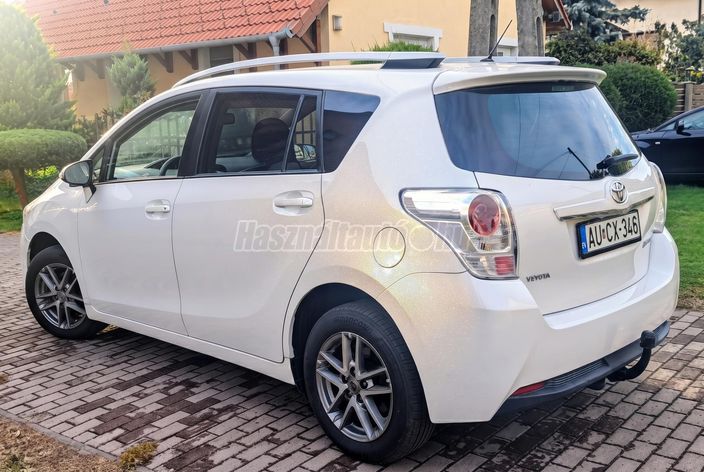 TOYOTA VERSO 1.8 Executive [7 személy]