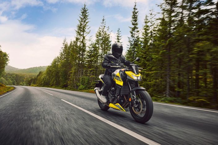 HONDA CB 750 HORNET