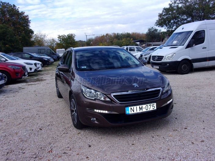 PEUGEOT 308 1.2 PureTech Allure S&S EAT6
