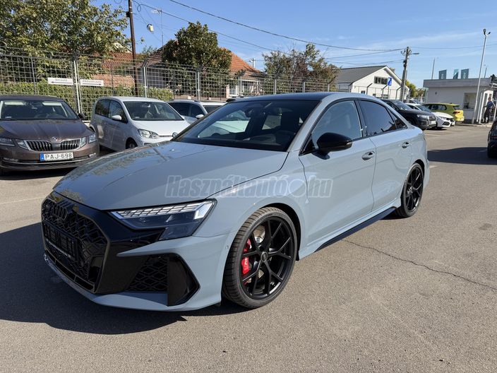 AUDI RS3 Limousine TFSI quattro S-tronic