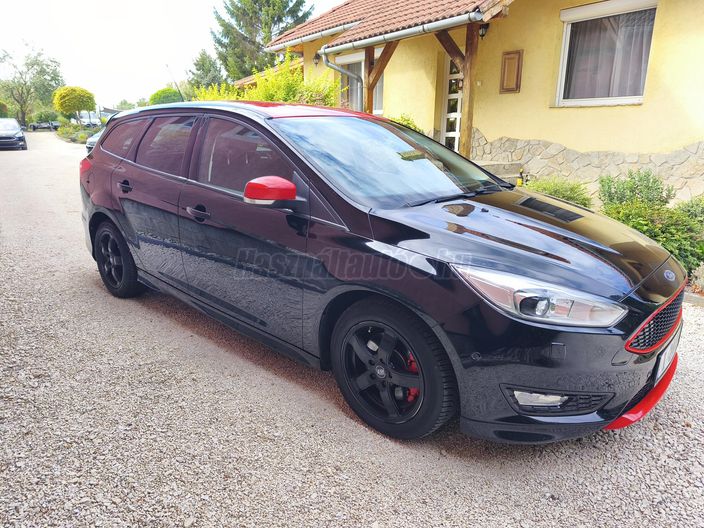 FORD FOCUS 1.5 EcoBoost ST-Line Red