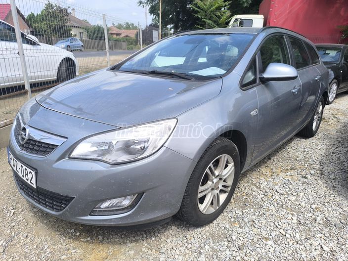OPEL ASTRA J 1.4 Enjoy