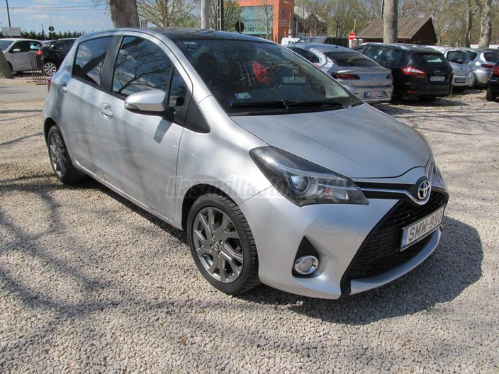 TOYOTA YARIS 1.4 D-4D Lounge Skyview