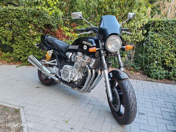 YAMAHA XJR 1300