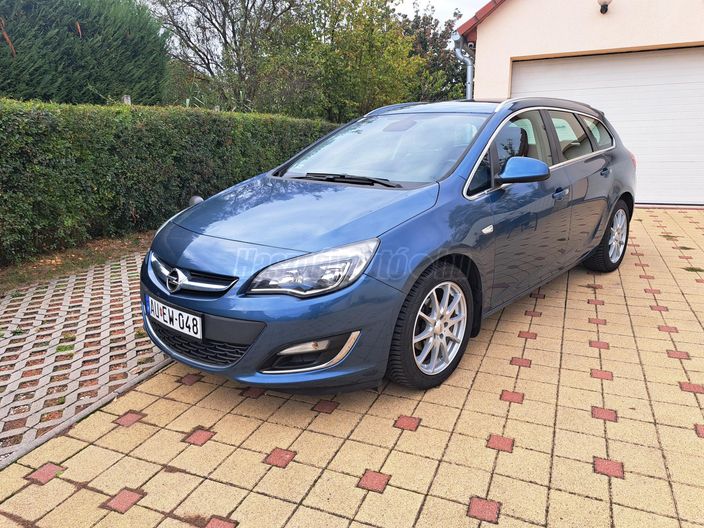 OPEL ASTRA J Sports Tourer 1.4 T Cosmo