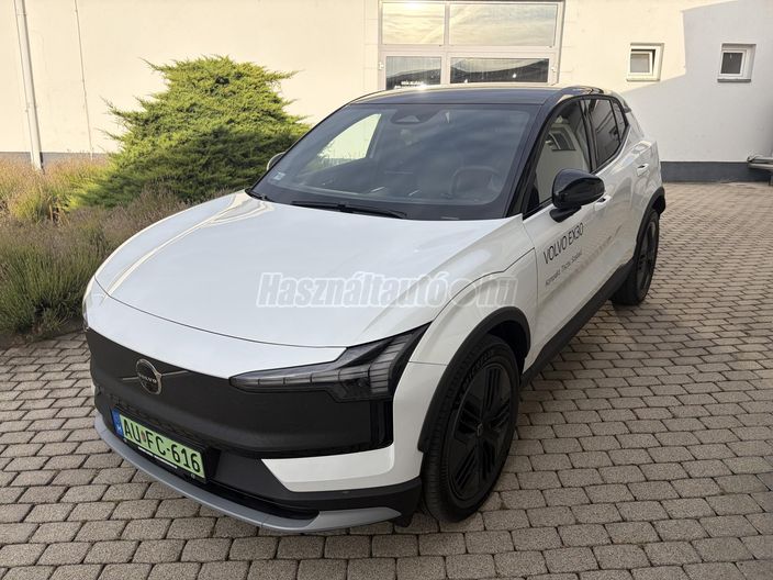 VOLVO EX30 Twin Motor AWD Cross Country Ultra