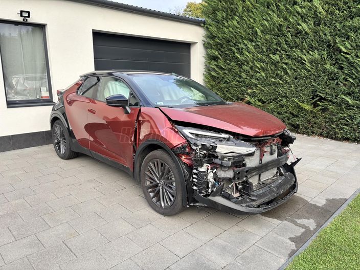 TOYOTA C-HR 2.0 PHEV Tokyo Edition e-CVT