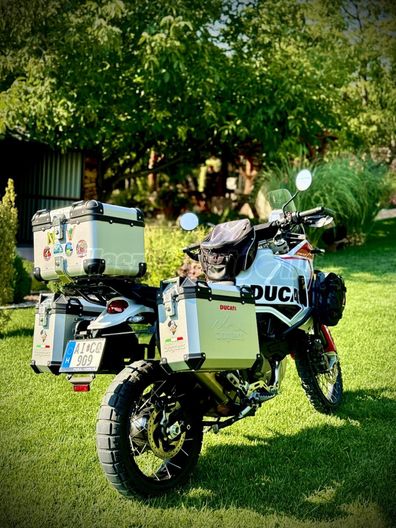 DUCATI DESERTX