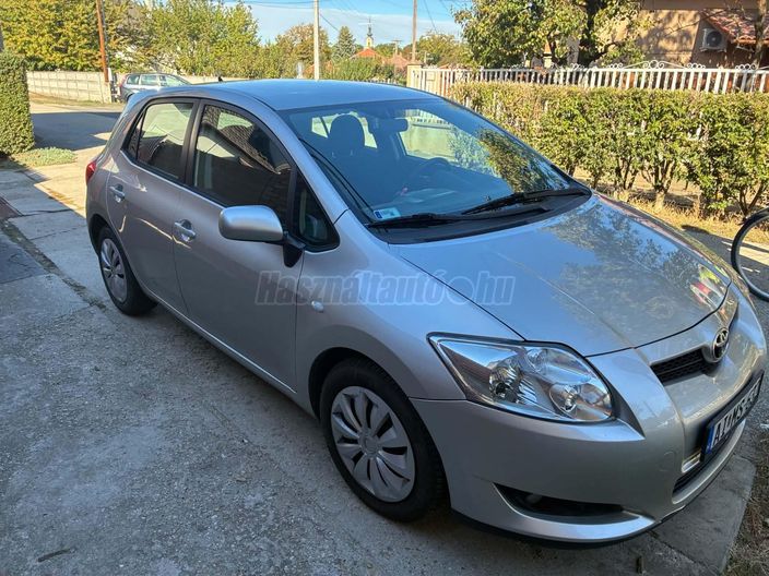 TOYOTA AURIS 1.6