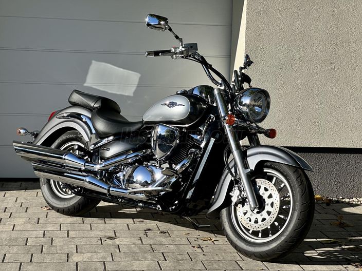 SUZUKI VL 800 (INTRUDER)