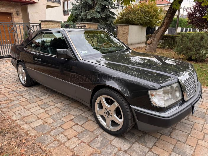 MERCEDES-BENZ 300 CE