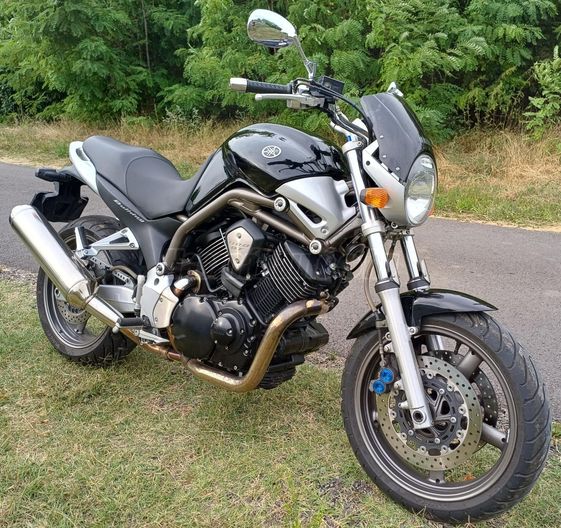 YAMAHA BT 1100