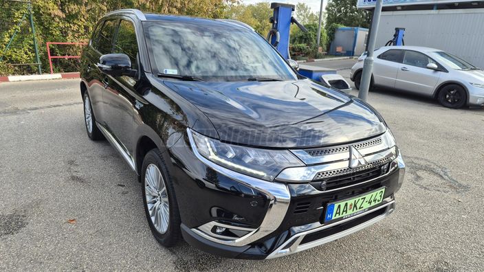 MITSUBISHI OUTLANDER 2.4 PHEV Instyle Premium 4WD CVT